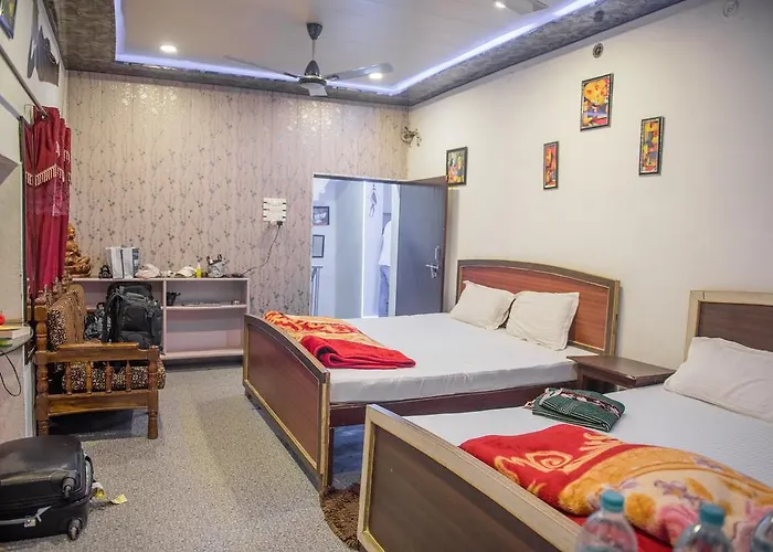Kanha Paying Guest House