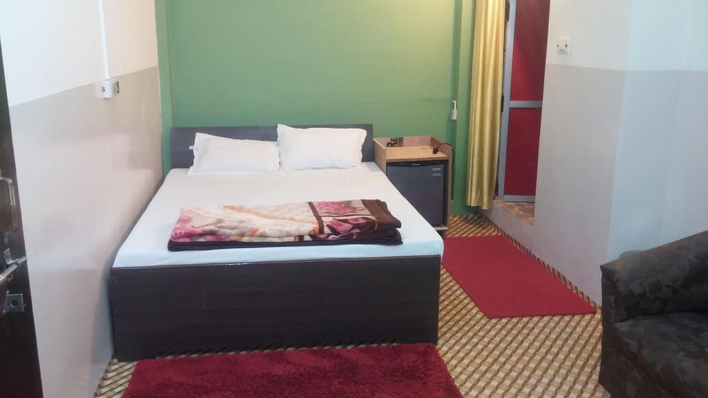 Kanha Paying Guest house Varanasi